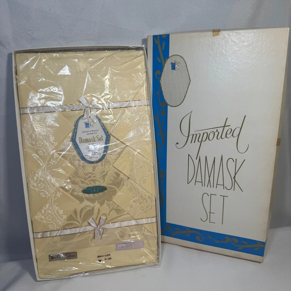 Vintage FL Gold Damask Tablecloth and 6 Napkin Set 54x74 Floral Made in Japan